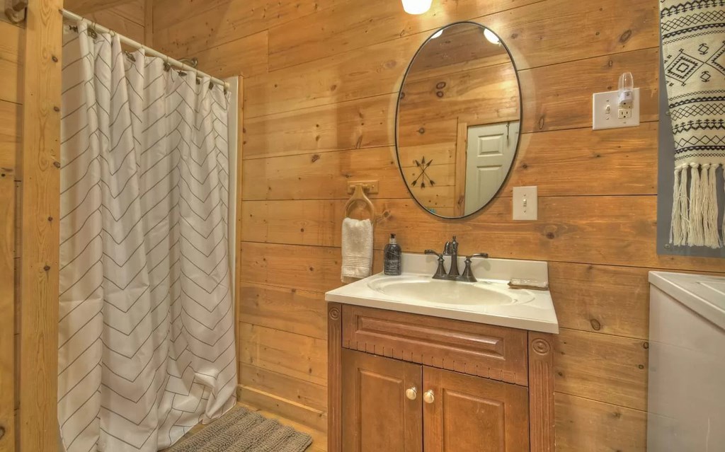515 Amy Creek Circle Property Photo 43