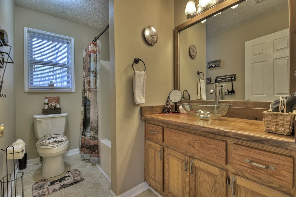 729 Matrix Lane Property Photo 18