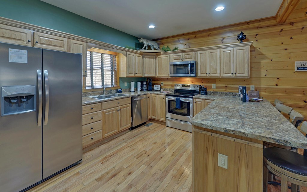 221 Acacia Court Property Photo 3