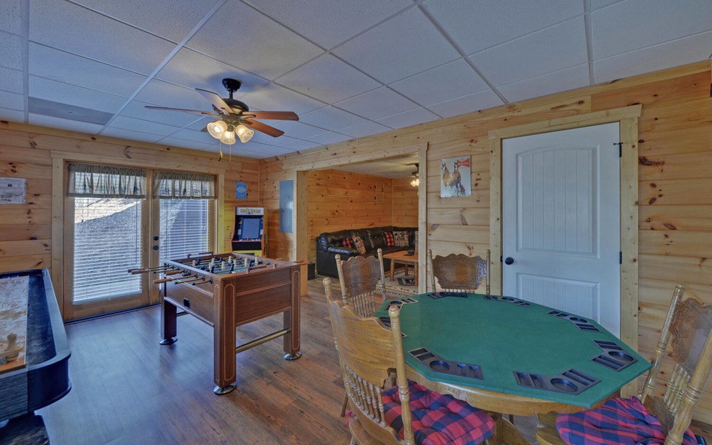 221 Acacia Court Property Photo 5
