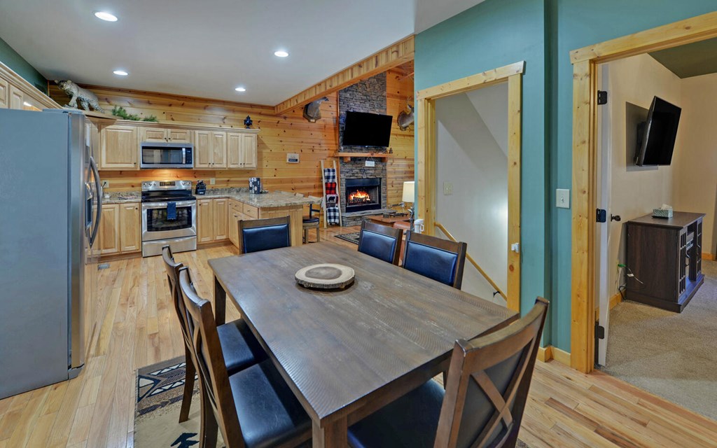 221 Acacia Court Property Photo 18