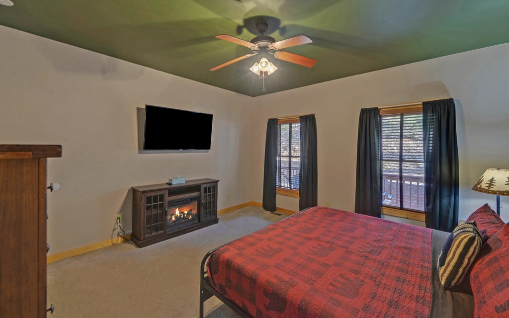 221 Acacia Court Property Photo 19