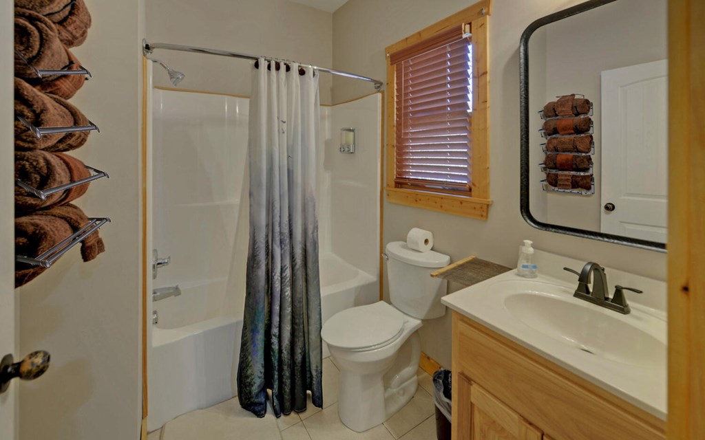 221 Acacia Court Property Photo 21