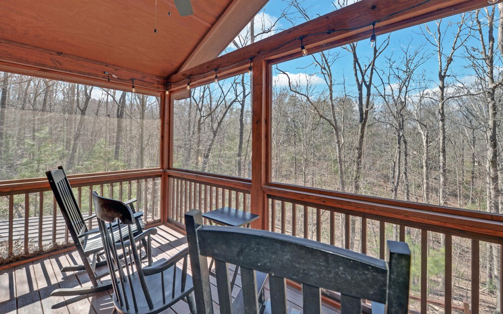 221 Acacia Court Property Photo 24