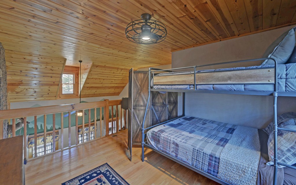 221 Acacia Court Property Photo 27