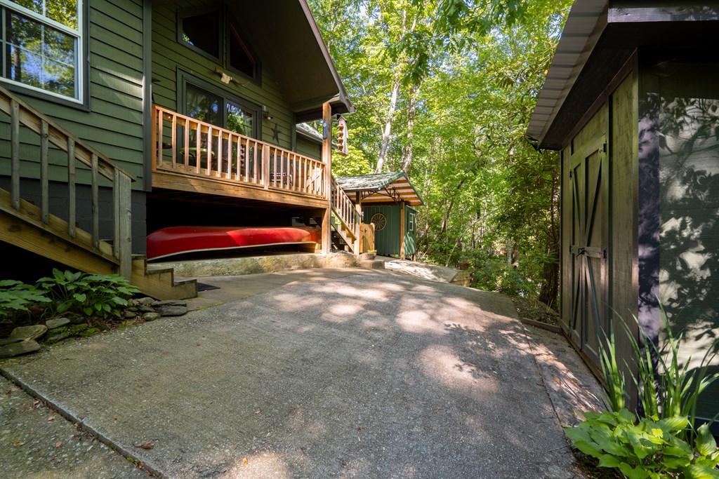 1180 Ruby Lake Drive Property Photo 4