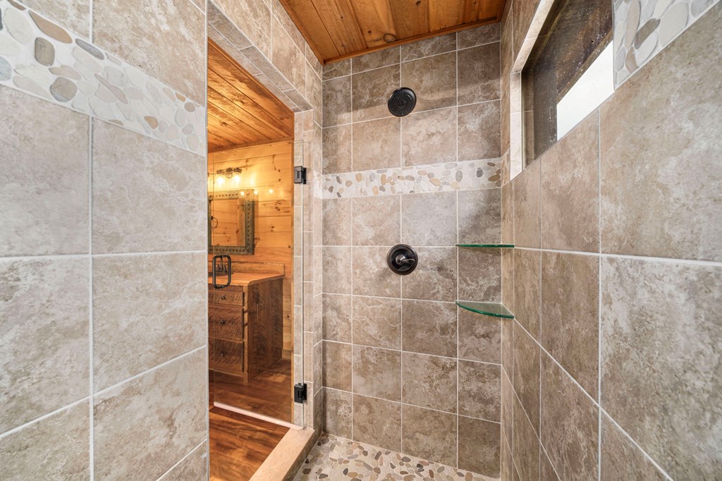10 Emelia Road Property Photo 35