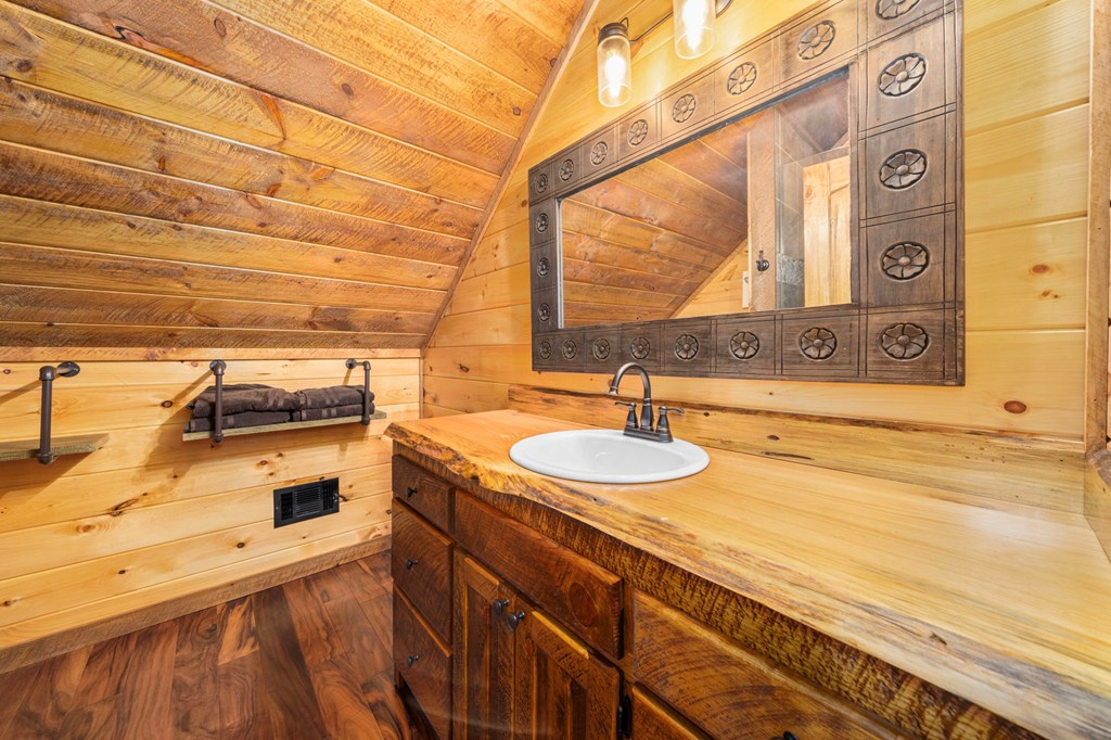 10 Emelia Road Property Photo 42