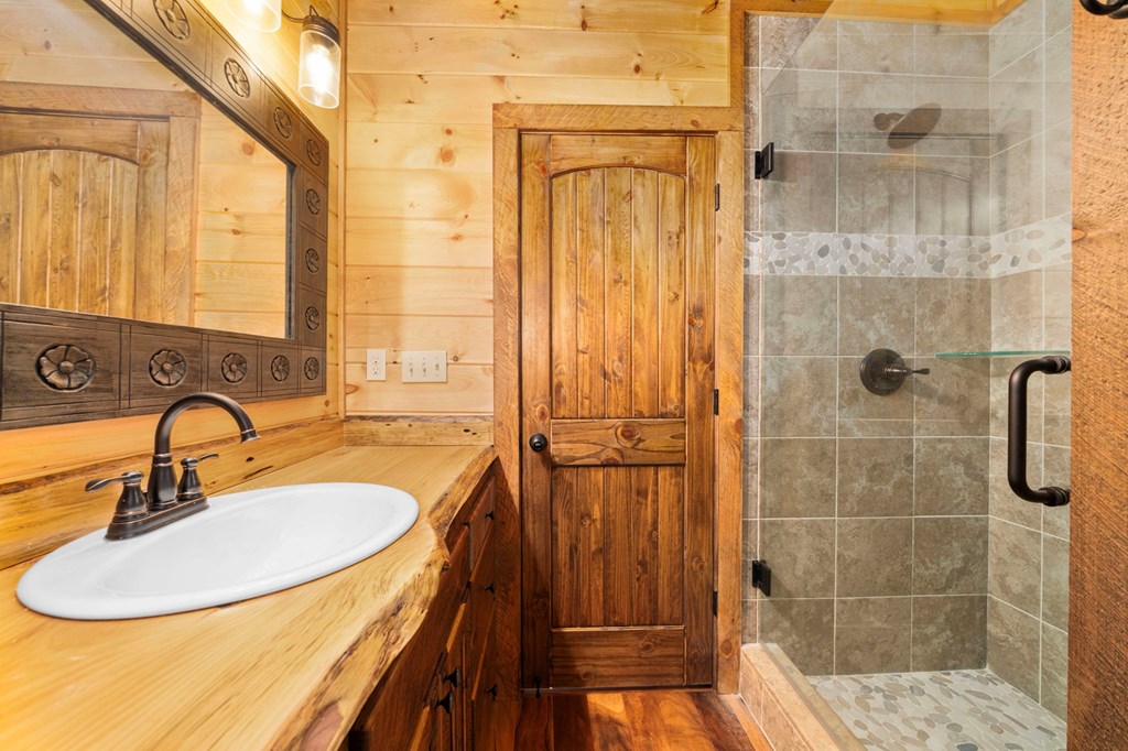 10 Emelia Road Property Photo 43