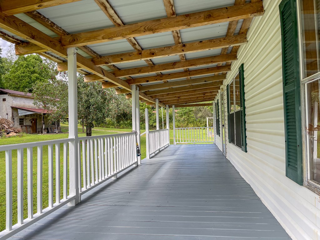 1716 Airport Road Property Photo 19