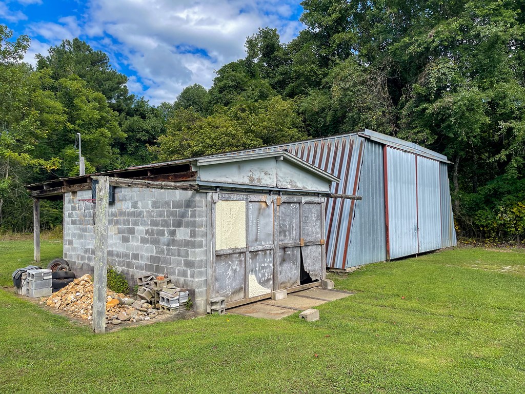 1716 Airport Road Property Photo 24