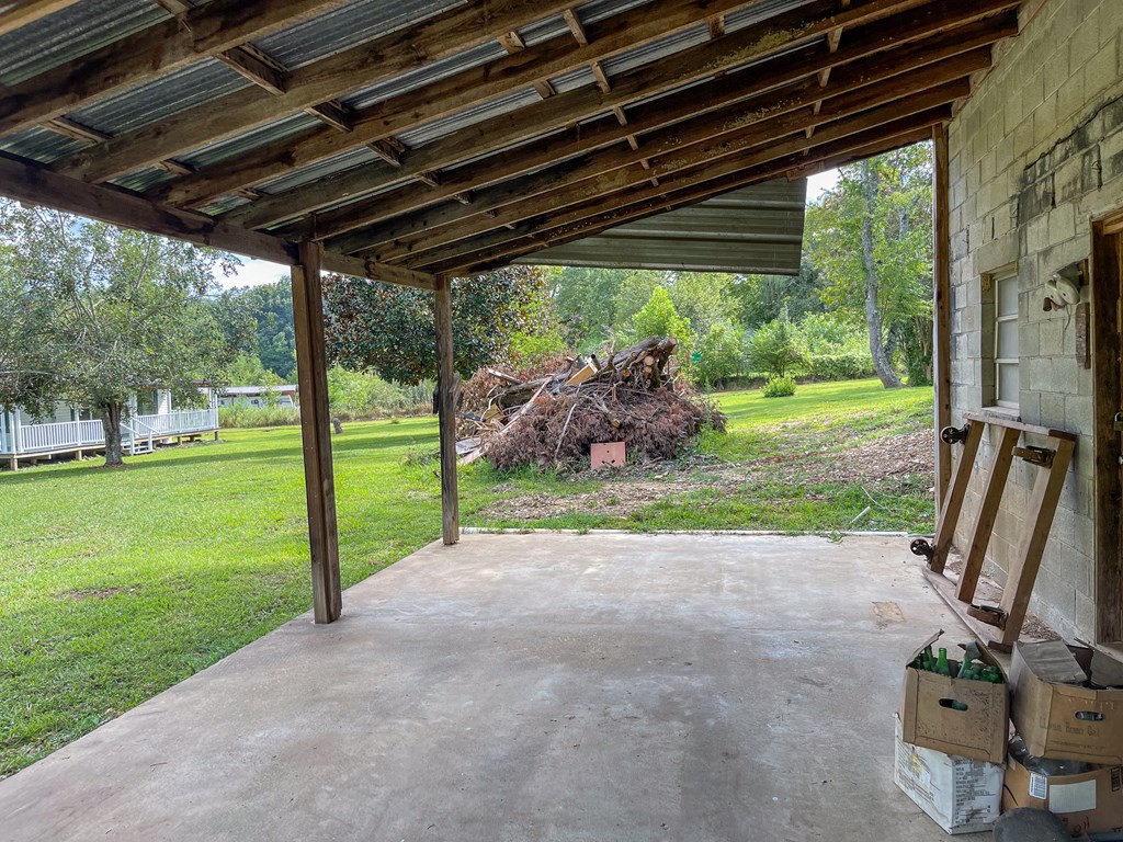 1716 Airport Road Property Photo 29