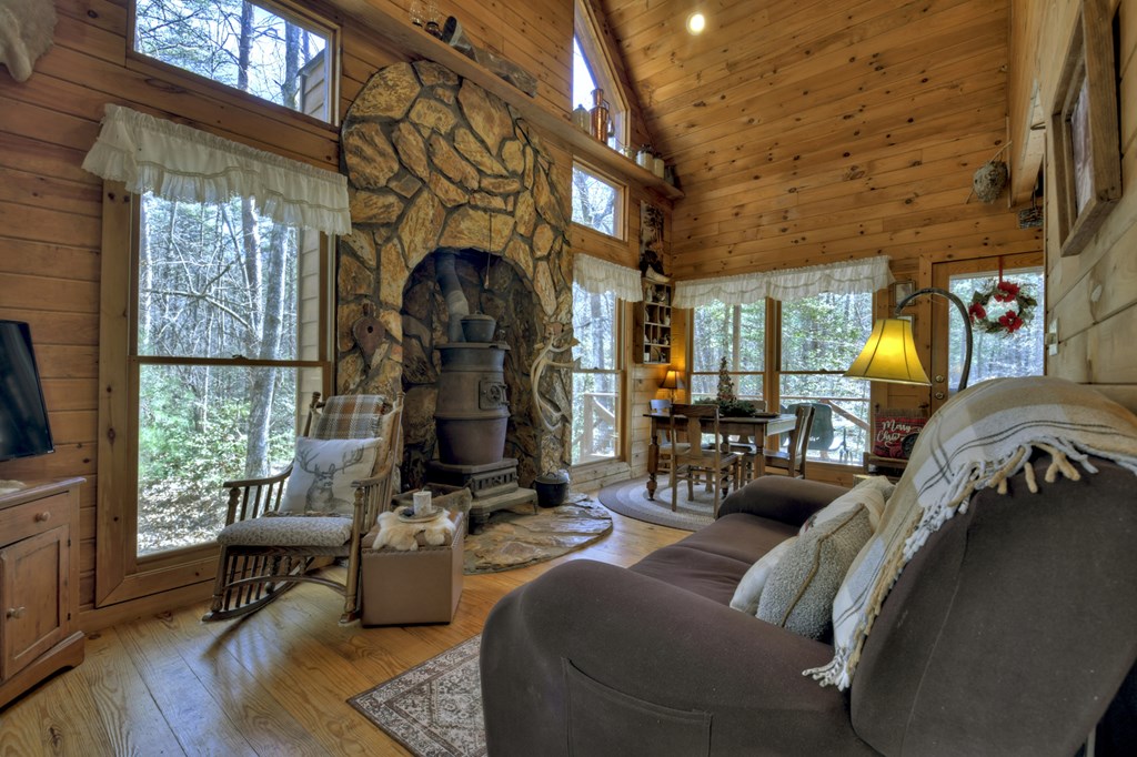 331 Chestnut Gap Road Property Photo 15