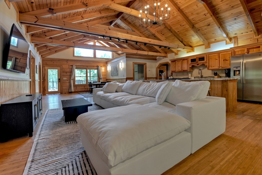 201 Parker Ridge Property Photo 10