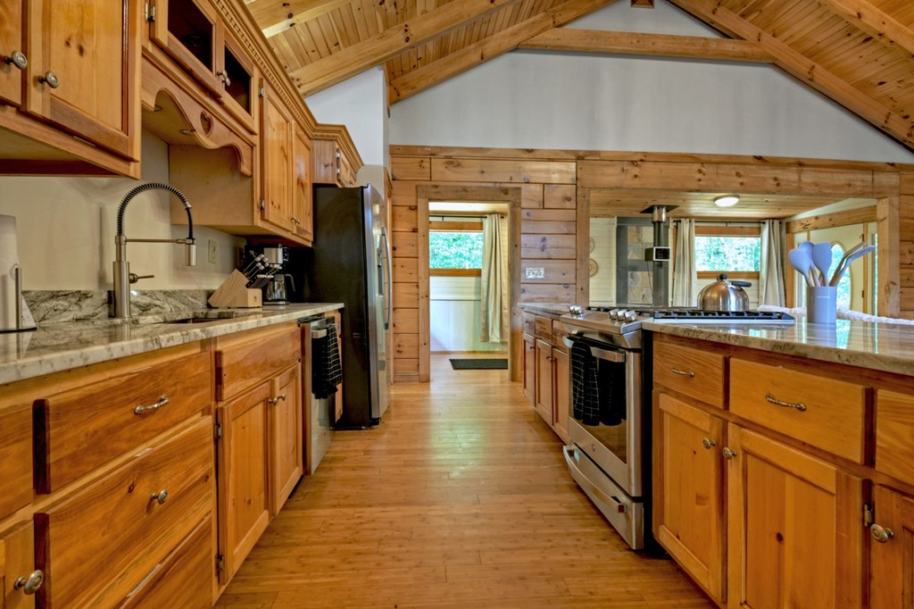 201 Parker Ridge Property Photo 18