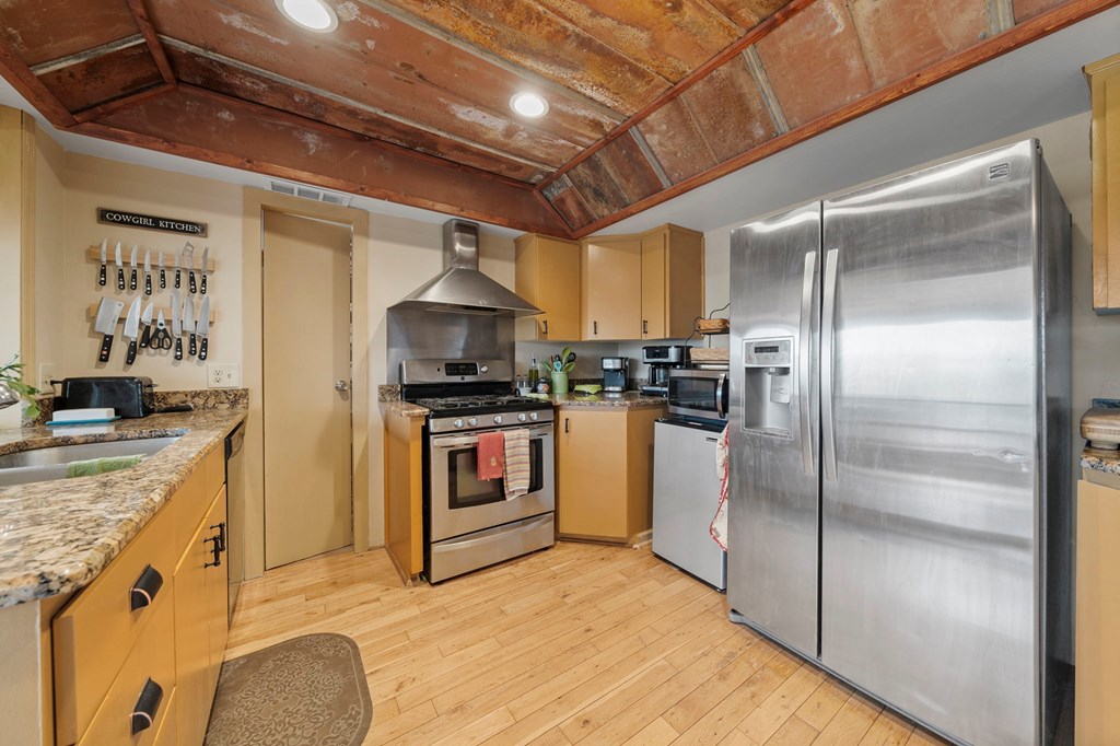 85 Fairview Avenue Property Photo 12