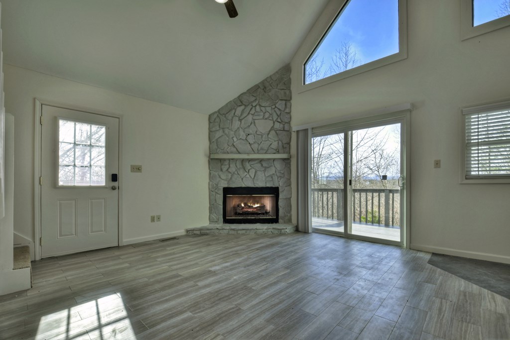 374 Cherokee Court Property Photo 4
