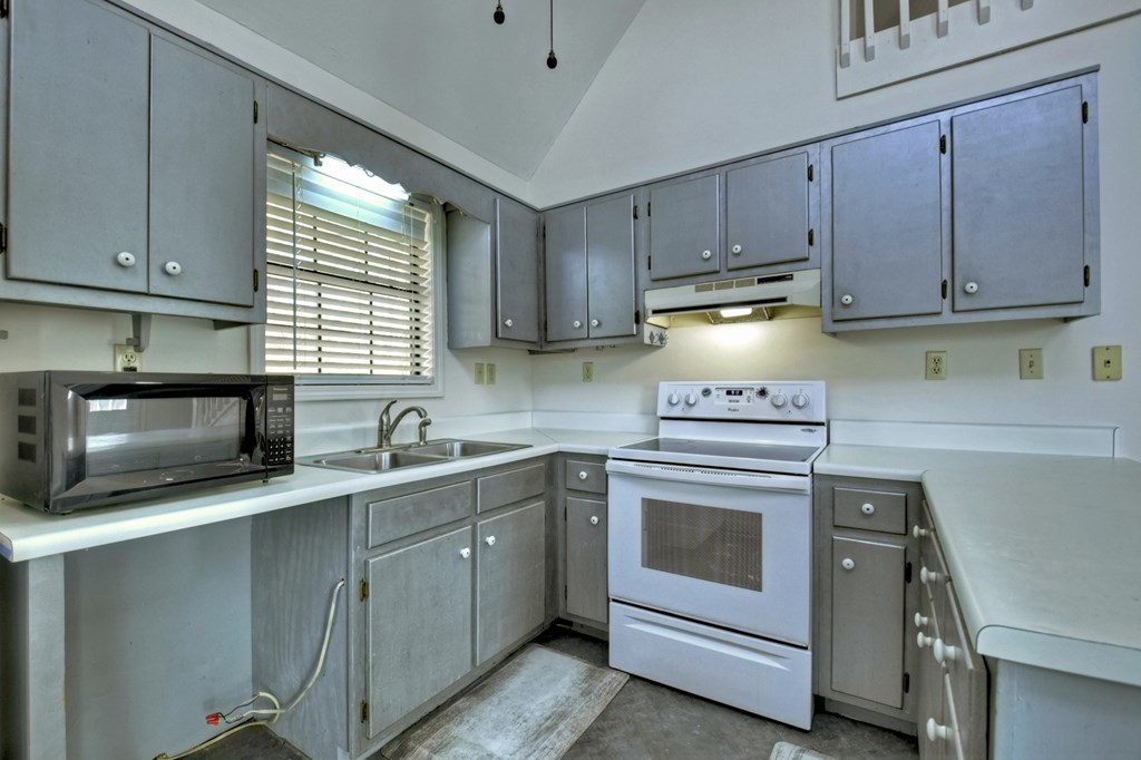 374 Cherokee Court Property Photo 8