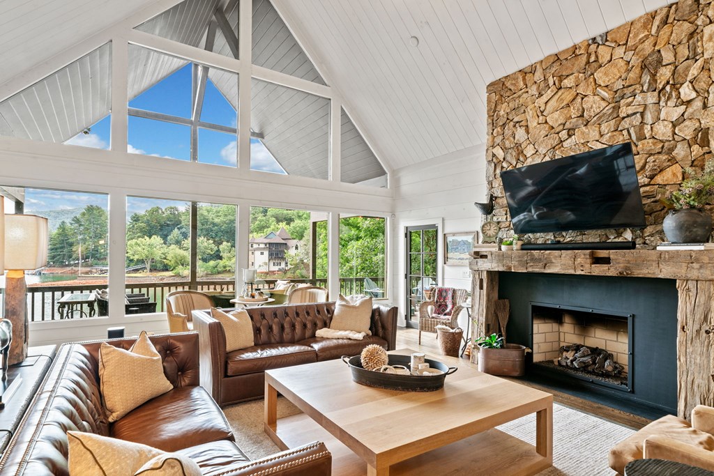 30 Cherokee Lane Property Photo 8