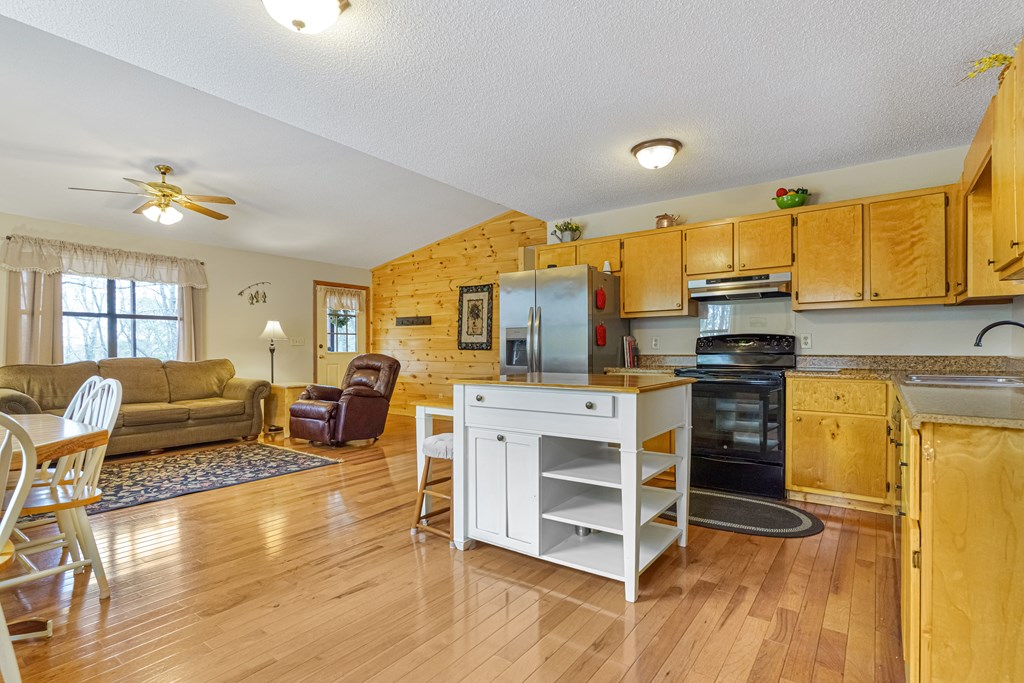 83 Valley Drive Property Photo 6