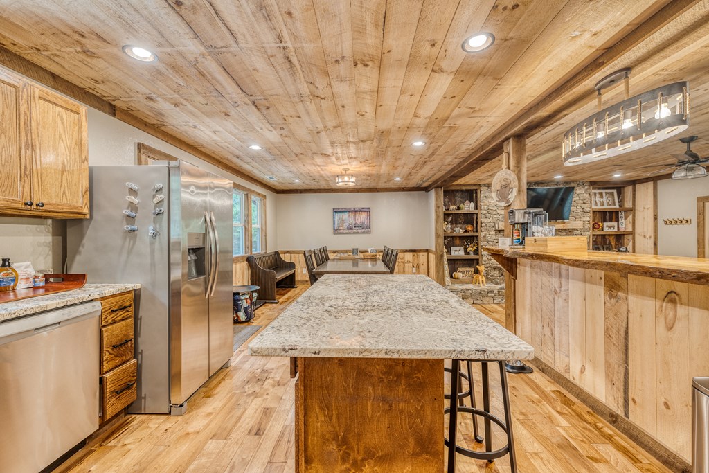 85 That Lane Property Photo 14