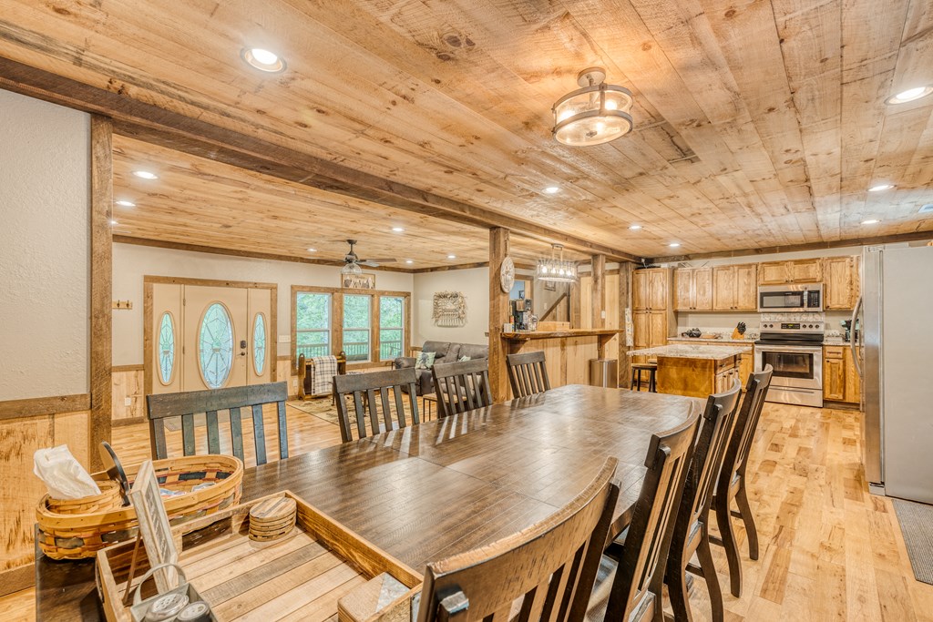 85 That Lane Property Photo 18