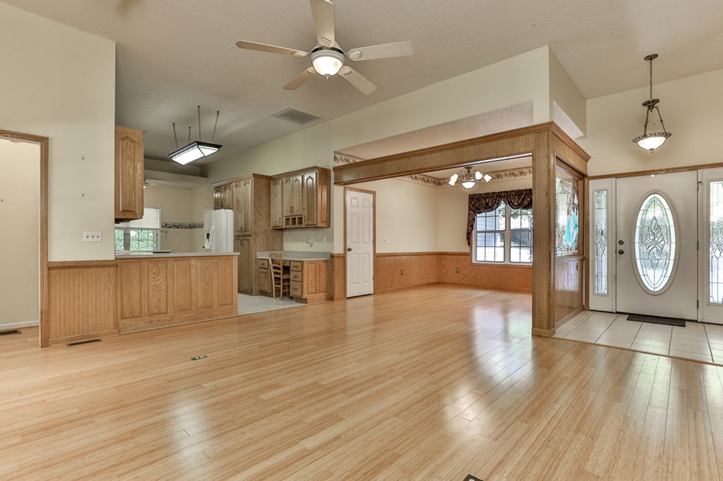1012 Villa Drive Property Photo 4
