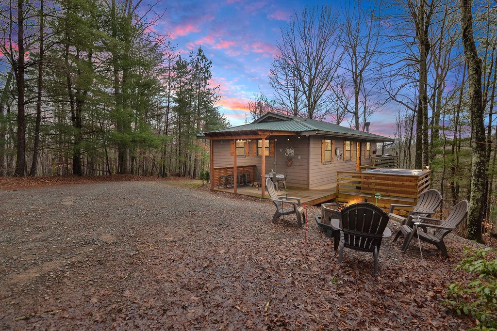 34 Garrett Circle Property Photo 2