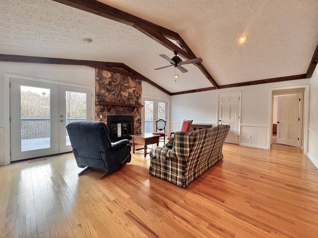 137 Pleasant Mountain Drive Property Photo 3