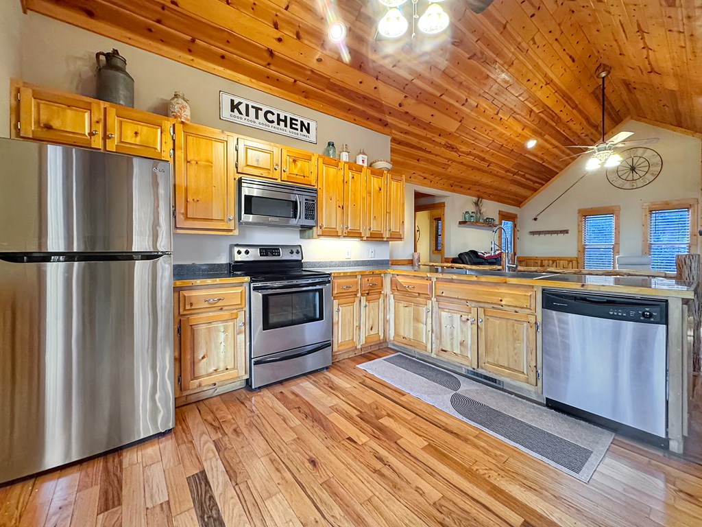224 Dragon Tree Lane Property Photo 4