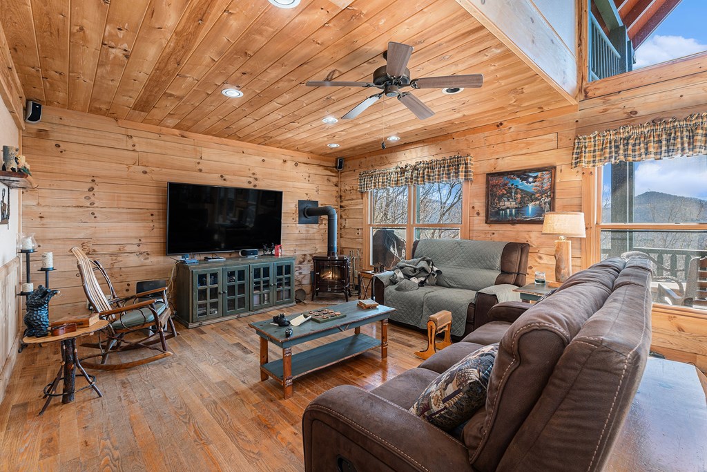 1007 Sky High Drive Property Photo 5