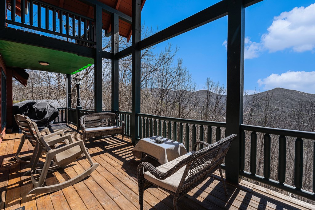 1007 Sky High Drive Property Photo 7