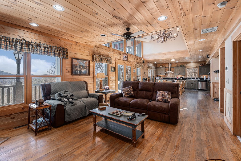 1007 Sky High Drive Property Photo 11