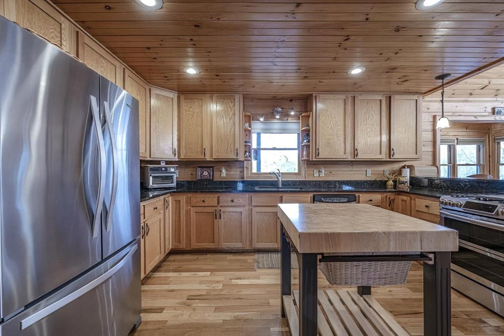 322 Bootlegger Road Property Photo 10