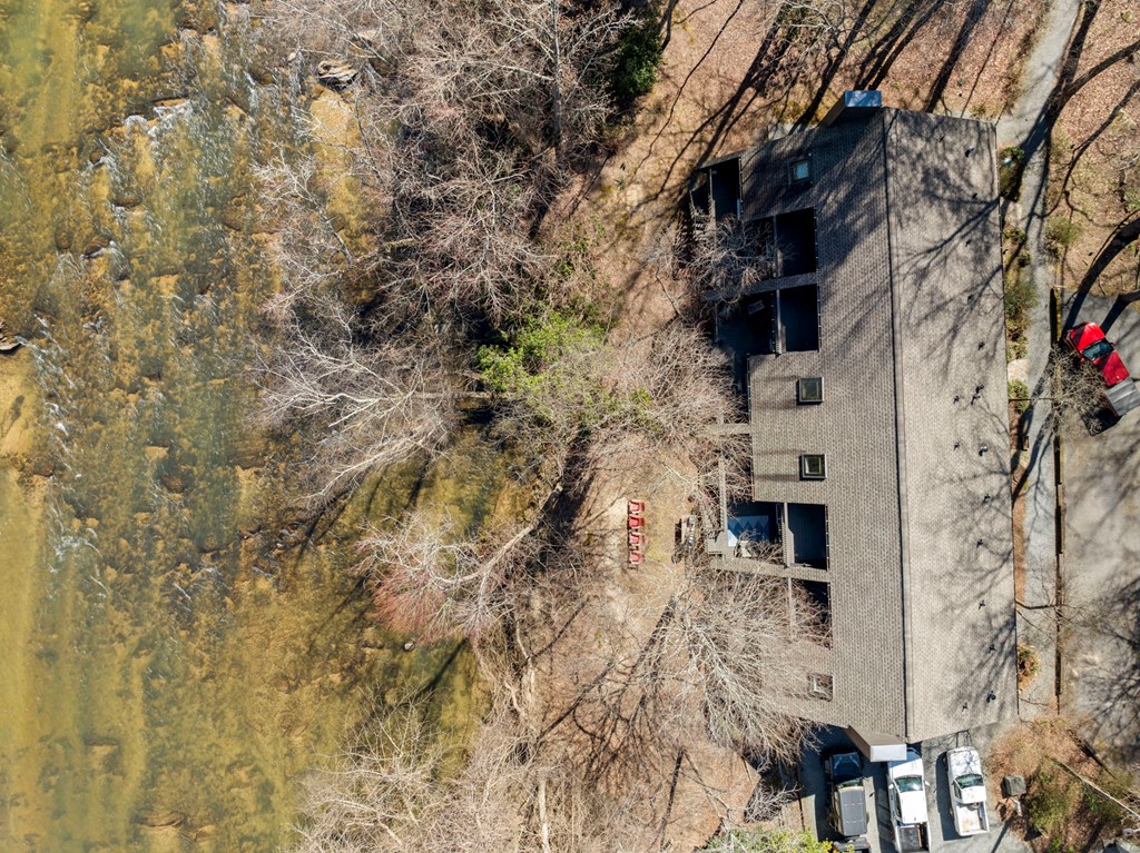 645 Riverside Drive Property Photo 4