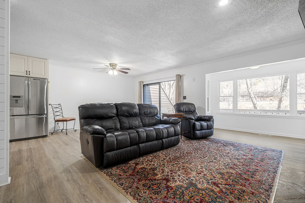 645 Riverside Drive Property Photo 11
