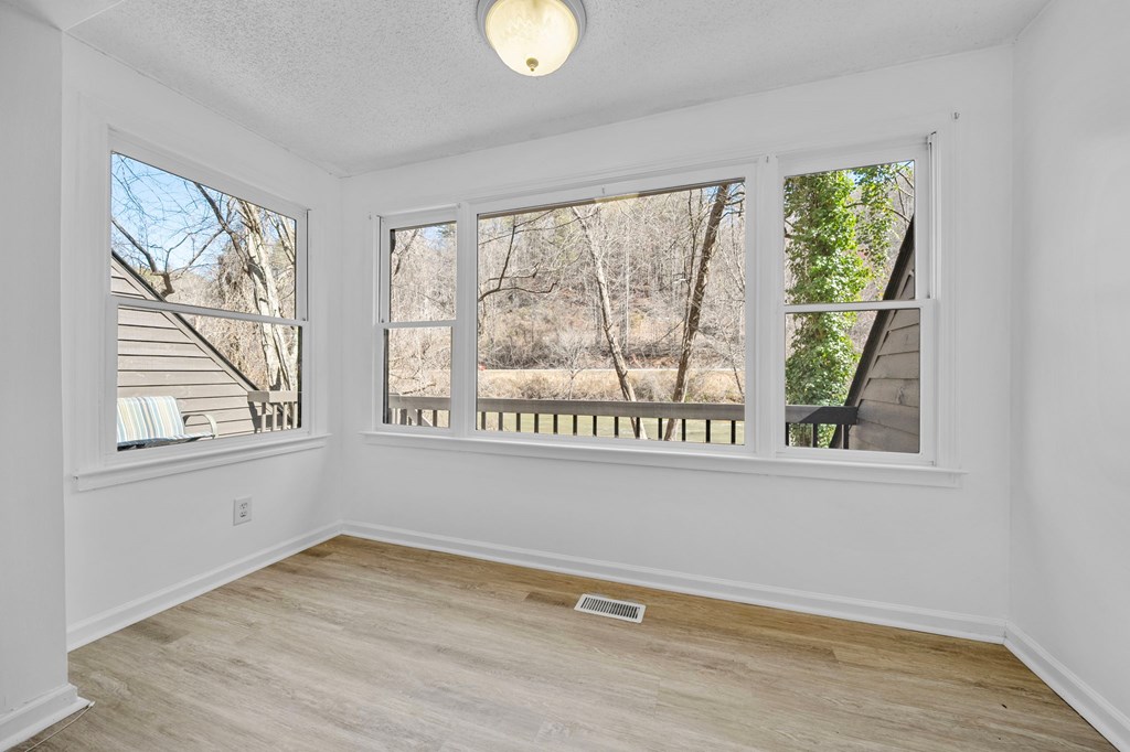 645 Riverside Drive Property Photo 12