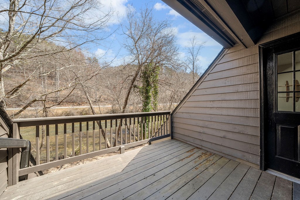 645 Riverside Drive Property Photo 27