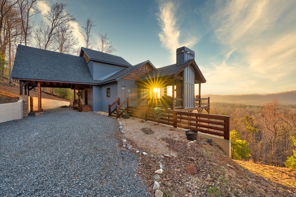 626 Rustic Barn Trail Property Photo 8