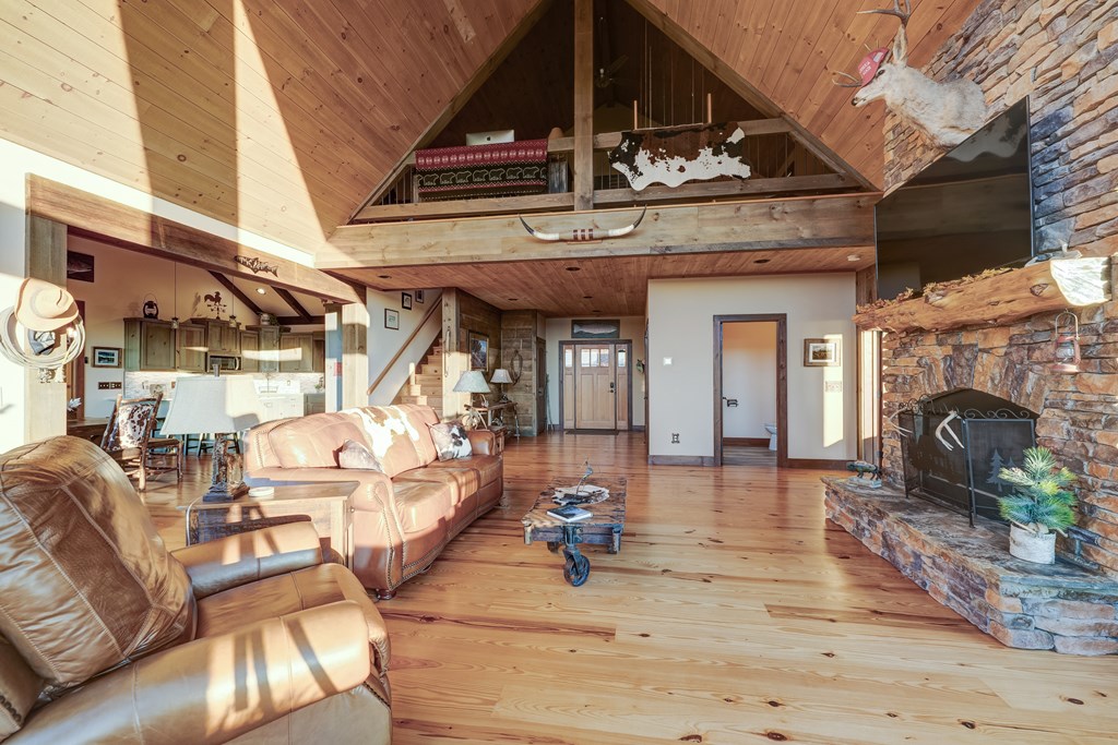 626 Rustic Barn Trail Property Photo 14