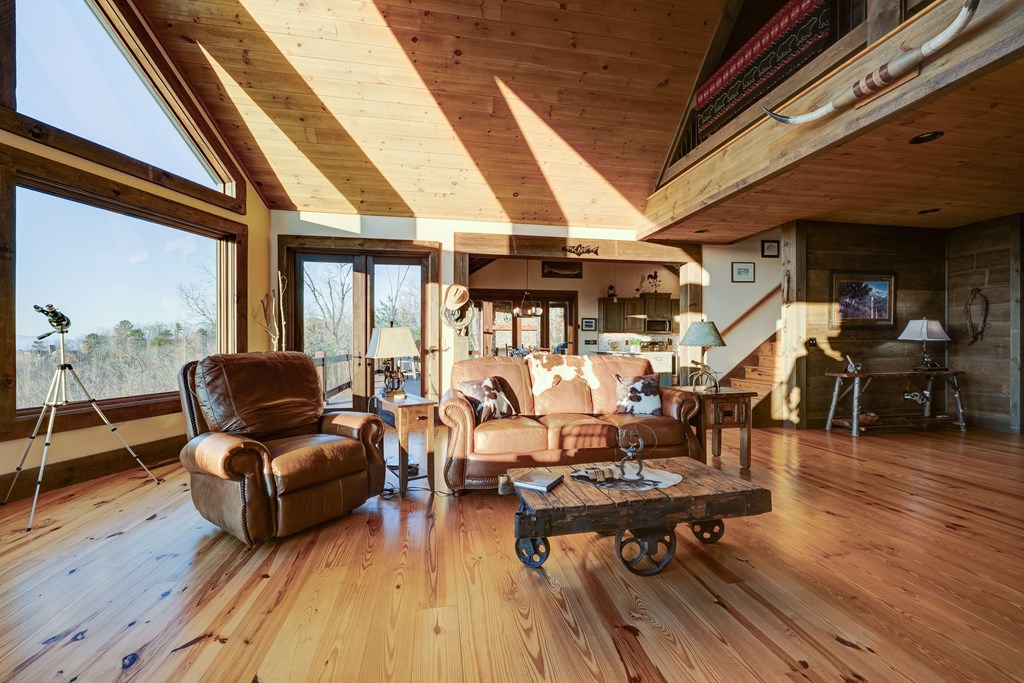 626 Rustic Barn Trail Property Photo 15