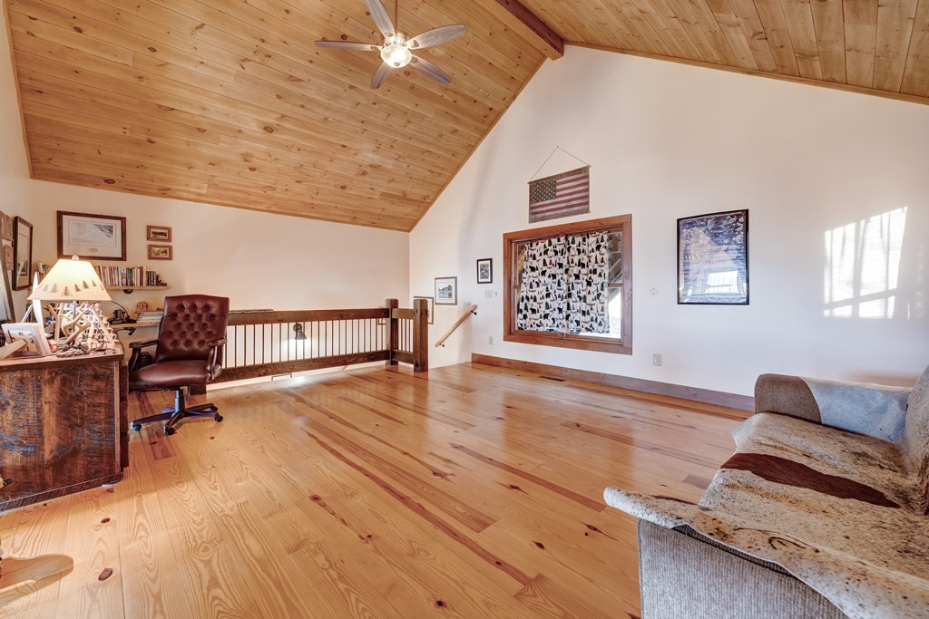 626 Rustic Barn Trail Property Photo 32