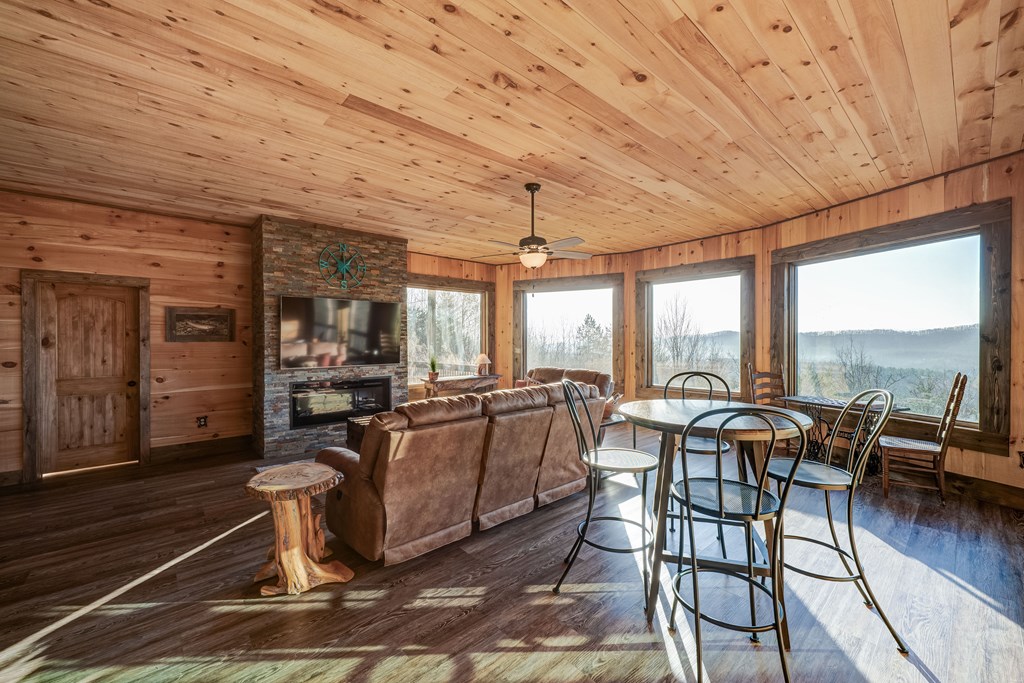626 Rustic Barn Trail Property Photo 34