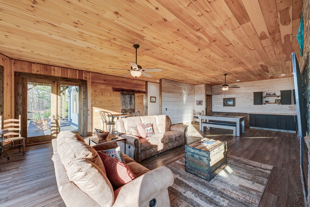 626 Rustic Barn Trail Property Photo 36