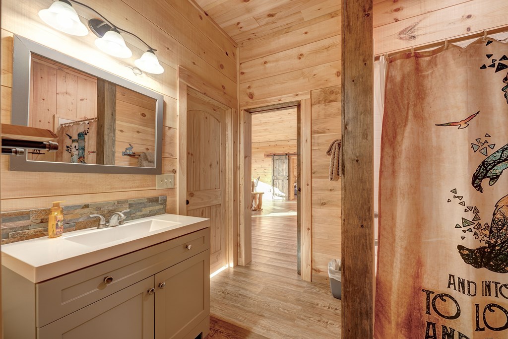 626 Rustic Barn Trail Property Photo 41