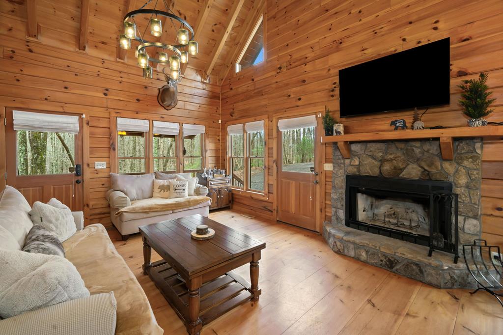 541 Little Bushy Head Road Property Photo 5