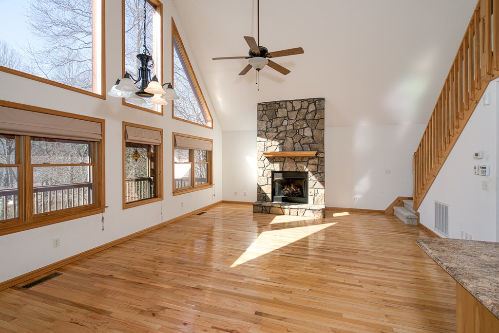 221 Country Mountain Rdg Property Photo 4