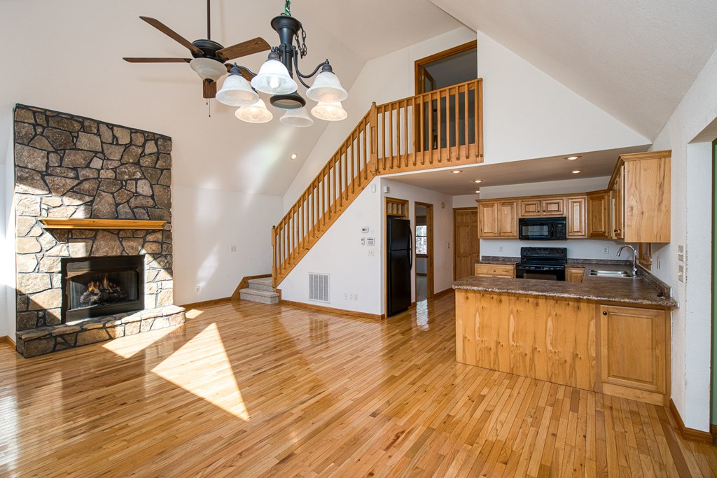 221 Country Mountain Rdg Property Photo 5