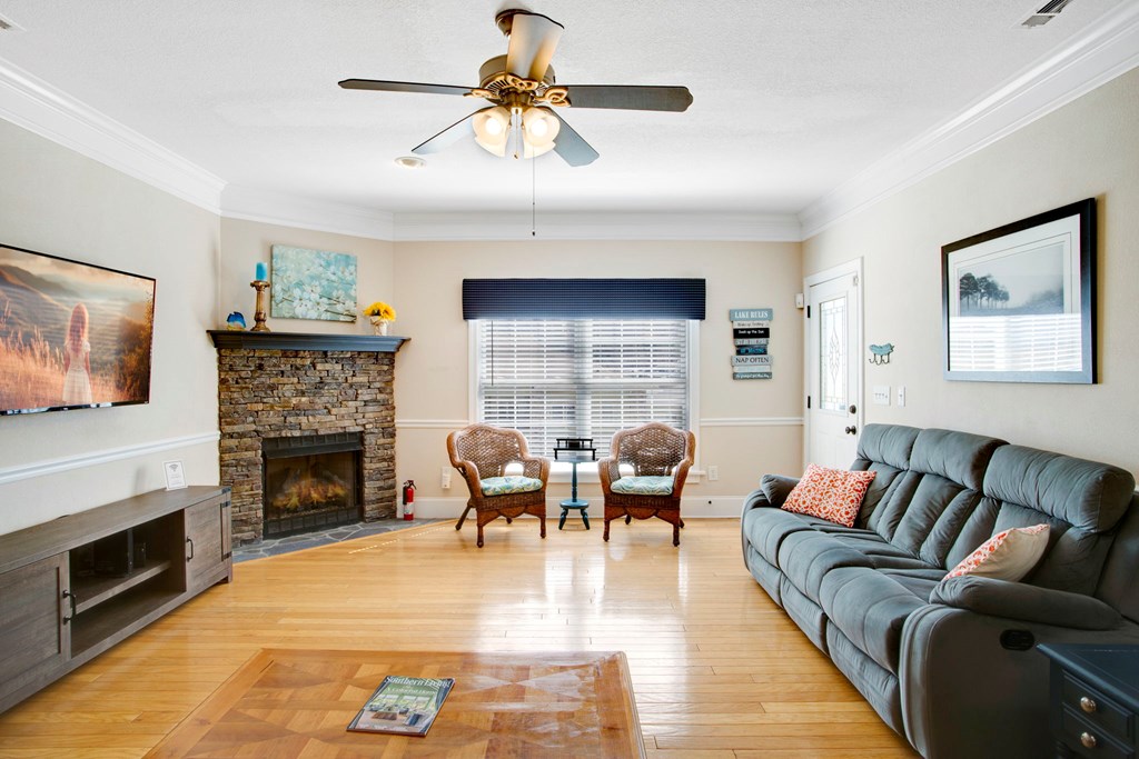 1725 Watercrest Way D Property Photo 3