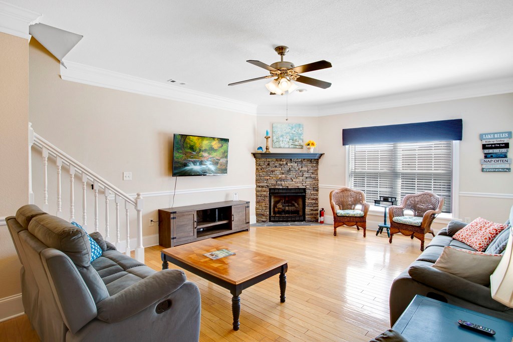 1725 Watercrest Way D Property Photo 4